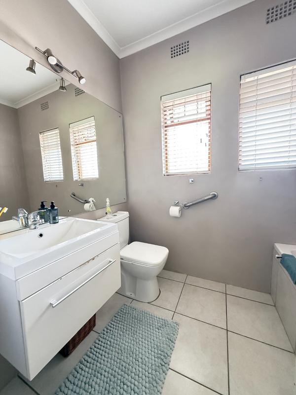 4 Bedroom Property for Sale in Panorama Western Cape